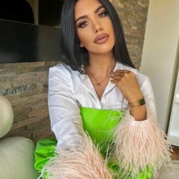 NWT Zara Limited Edition Neon Green Voluminous Top, Size S - Picture 11 of 15